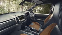 Ford Ranger V Wildtrak Facelifting (2015) - widok ogólny wnętrza z przodu