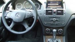 Mercedes Klasa C W204 Sedan 220 CDI 170KM - galeria redakcyjna - kokpit