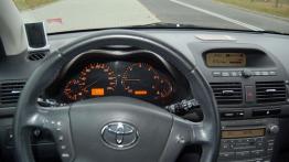 Toyota Avensis II Hatchback - galeria społeczności - deska rozdzielcza