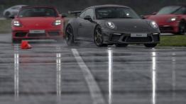 Możliwa jazda Porsche dla niepełnoletnich bez prawa jazdy