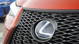 Lexus UX - galeria redakcyjna - logo