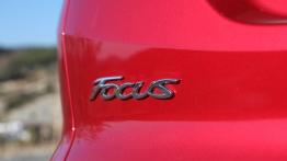 Ford Focus III Facelifting - galeria redakcyjna - emblemat
