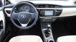 Toyota Corolla XI Sedan 1.6 Valvematic 132KM - galeria redakcyjna - kokpit