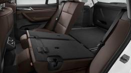 BMW X3 F25 Facelifting (2014) - tylna kanapa złożona, widok z boku