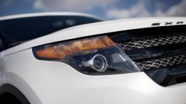 Ford Explorer Sport 2013 - prawy przedni reflektor - wyłączony