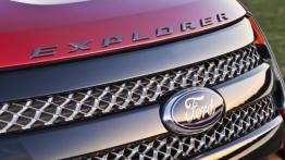 Ford Explorer Sport 2013 - grill