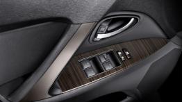 Toyota Avensis III kombi Facelifting - sterowanie w drzwiach