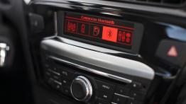 Peugeot 301 - radio/cd/panel lcd