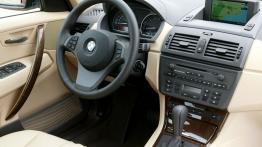 BMW X3 2004 - kokpit