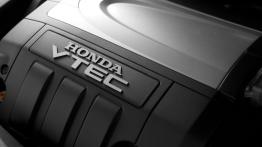 Honda Legend 2006 - maska otwarta