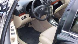 Bez emocji - Toyota Avensis (2003-2008)