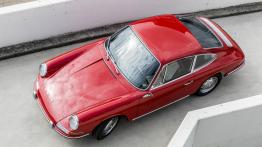 Odrestaurowana i gotowa do drogi: Porsche Museum po raz pierwszy prezentuje najstarszą 911
