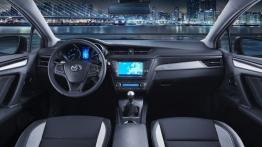 Toyota Avensis III Kombi Facelifting (2015) - pełny panel przedni