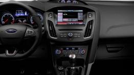 Ford Focus III ST Hatchback Facelifting (2015) - konsola środkowa