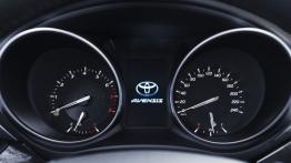 Toyota Avensis III Sedan Facelifting (2015) - zestaw wskaźników