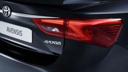 Toyota Avensis III Sedan Facelifting (2015) - prawy tylny reflektor - wyłączony