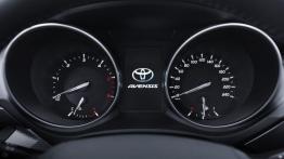 Toyota Avensis III Kombi Facelifting (2015) - zestaw wskaźników