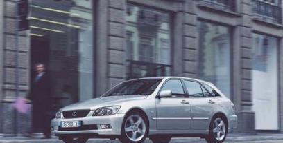 Lexus IS I Kombi 2.0 155KM 114kW 2002-2005
