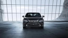 Lexus ES (2018) - widok z przodu