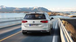 Volkswagen Passat (2019) - widok z ty?u