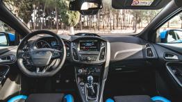 Ford Focus RS (2016) - galeria redakcyjna - pełny panel przedni