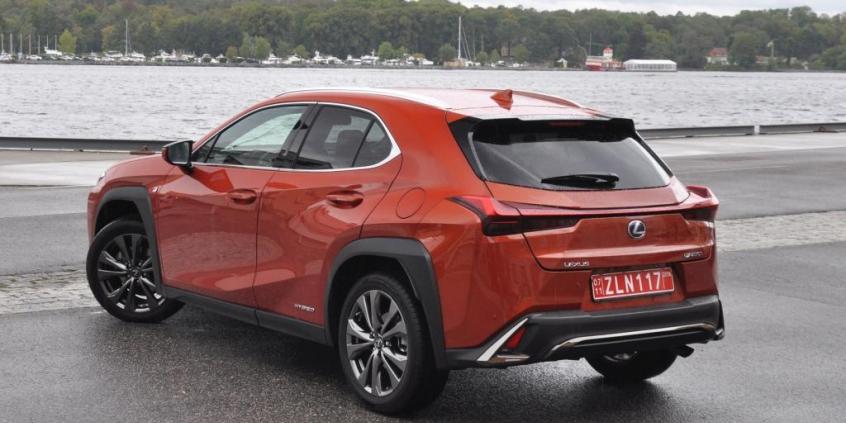 Lexus UX – nowy japoński crossover niczym „lizak za szybą”