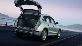 Audi Q5 Facelifting - tył - bagażnik otwarty