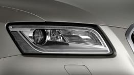 Audi Q5 Facelifting - prawy przedni reflektor - wyłączony