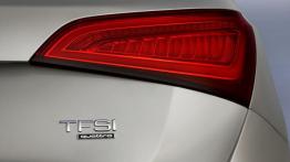 Audi Q5 Facelifting - prawy tylny reflektor - wyłączony