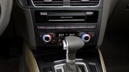 Audi Q5 Facelifting - konsola środkowa