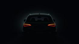 Audi Q5 Facelifting - tył - reflektory włączone