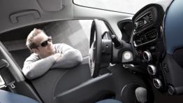 Peugeot iOn - drzwi kierowcy od wewnątrz