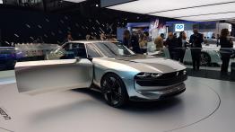 Paris Motor Show 2018 - Peugeot - widok z przodu