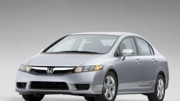 Honda Civic VIII Sedan - lewy bok