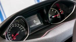 Peugeot 308 GT 1.6 e-THP 205 KM - galeria redakcyjna - zestaw wskaźników