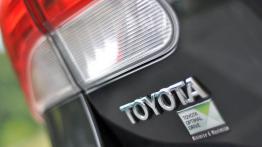 Toyota Avensis III Sedan Facelifting 2.2 D-CAT 177KM - galeria redakcyjna - emblemat