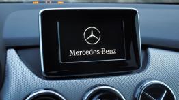 Mercedes Klasa B W246 Sports Tourer 180 BlueEFFICIENCY 122KM - galeria redakcyjna - radio/cd/panel l