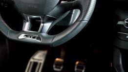 Peugeot 308 GT 1.6 e-THP 205 KM - galeria redakcyjna - kierownica