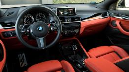 BMW X2 M35i 2.0 306 KM - galeria redakcyjna - widok ogólny wn?trza z przodu