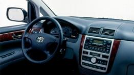 Toyota Avensis Verso - kokpit