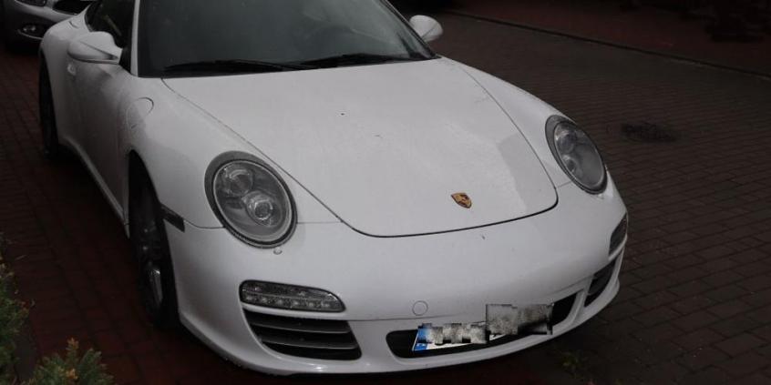 Pożyczył Porsche w wypożyczalni i… od razu je przerejestrował!