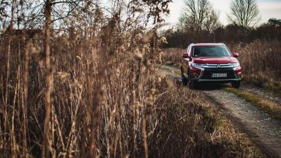 Mitsubishi Outlander Intense Plus 2.0 4WD CVT - solidny lifting