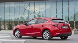 Honda Civic kontra Mazda 3 – która lepsza?