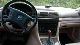 BMW 7 e38 - luksus, do którego trzeba dojrzeć