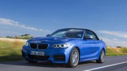 BMW M235i Cabrio (2015) - widok z przodu