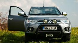 Mitsubishi L200 IV Double Cab Facelifting 2.5 DI-D 176KM 129kW 2014-2015