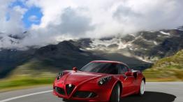 Alfa Romeo 4C (2013) - widok z przodu