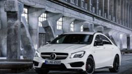 Mercedes CLA 45 AMG (2014) - widok z przodu