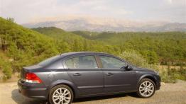 Opel Astra H Sedan 1.4 i 16V 90KM 66kW 2007-2013