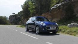 Mini Cooper D 2014 - wersja 5-drzwiowa - widok z przodu